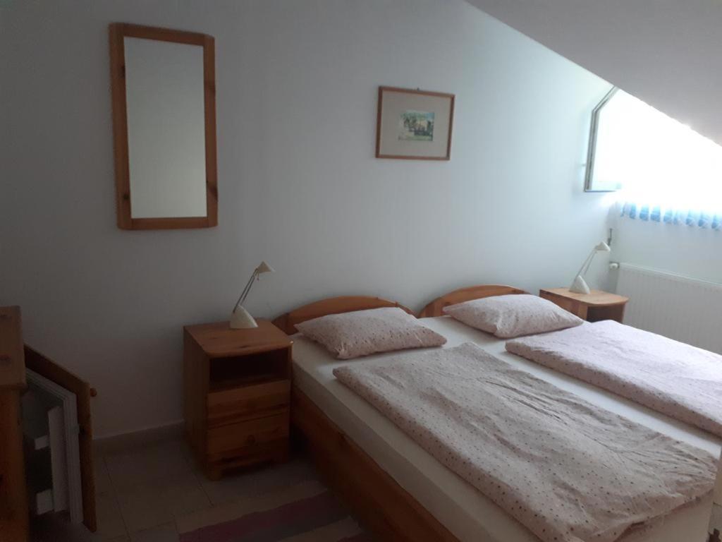 Borkuti Panzio Es Apartman Balatonszárszó Exterior foto